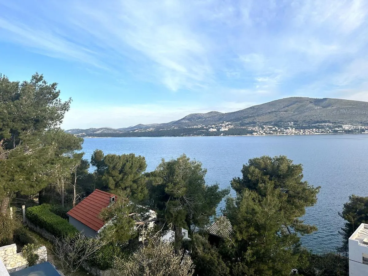 Holiday home Romantic Villa By The Sea With Panoramatic View Donji Okrug  Croatia