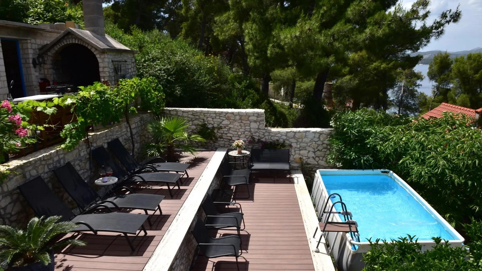 Romantic Villa By The Sea With Panoramatic View Donji Okrug  Holiday home Donji Okrug (Ciovo)