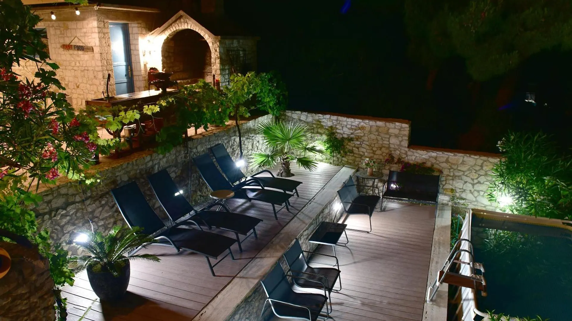 Romantic Villa By The Sea With Panoramatic View Donji Okrug  Holiday home Donji Okrug (Ciovo)