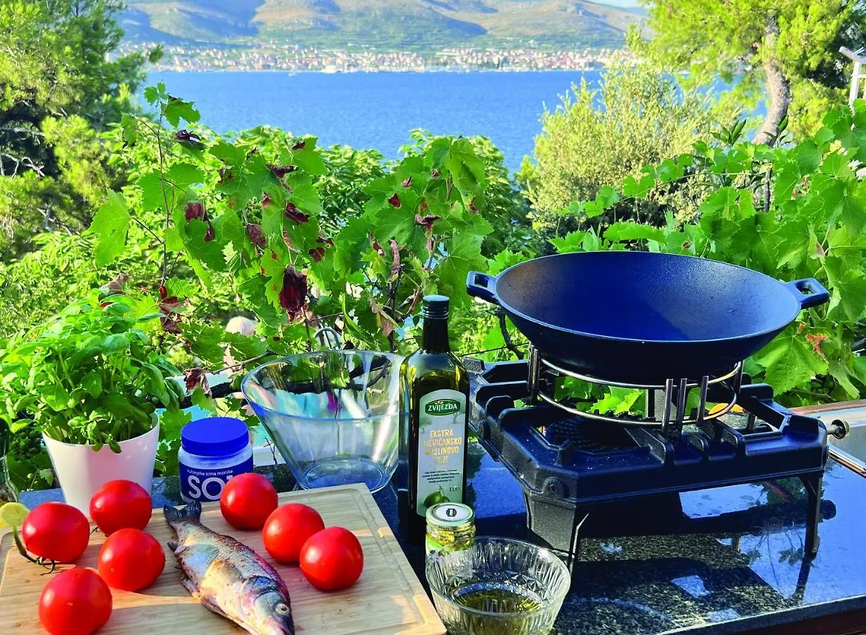 Romantic Villa By The Sea With Panoramatic View Donji Okrug  0*, Donji Okrug (Ciovo)