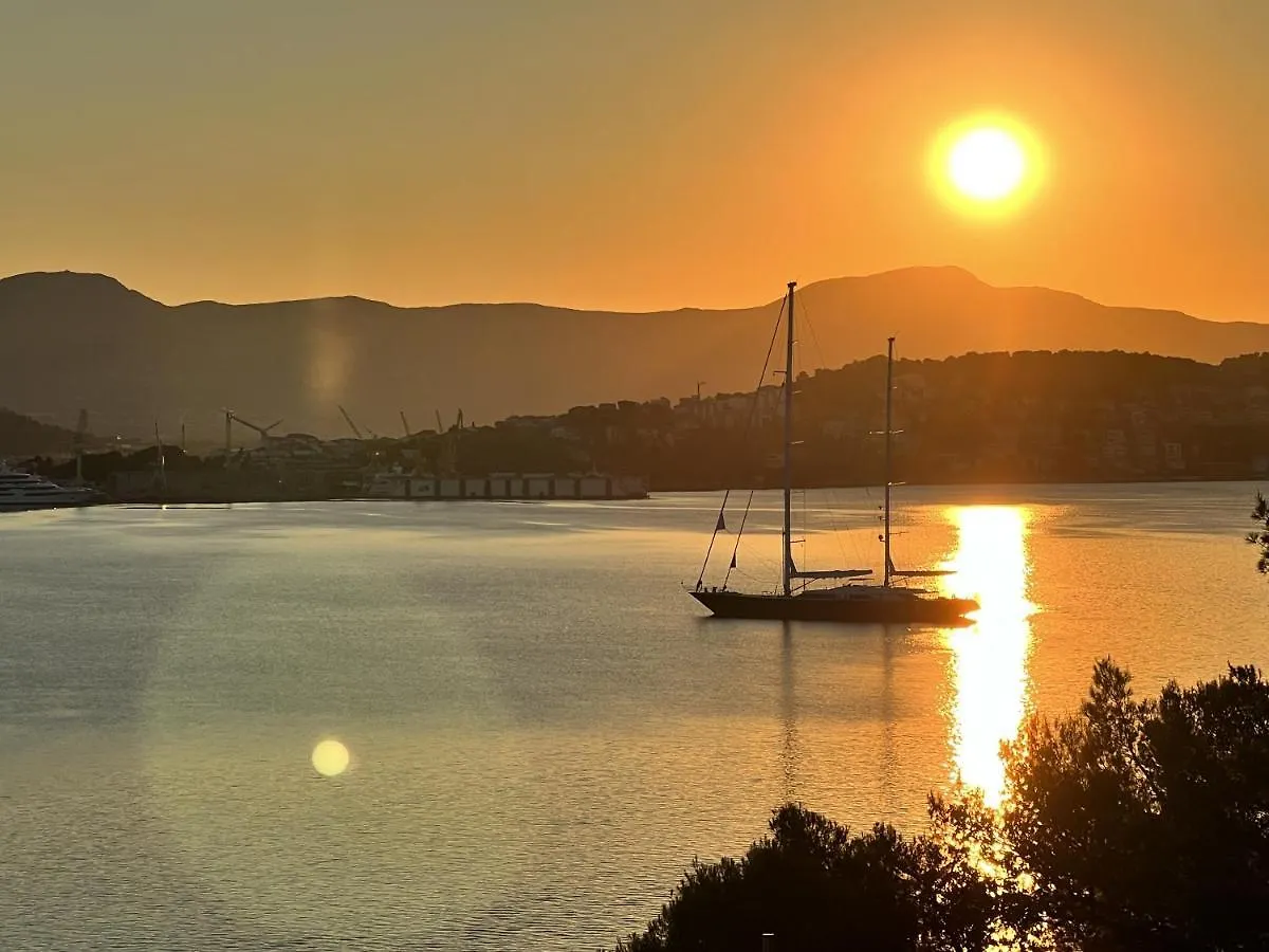 Romantic Villa By The Sea With Panoramatic View Donji Okrug  Holiday home Donji Okrug (Ciovo)
