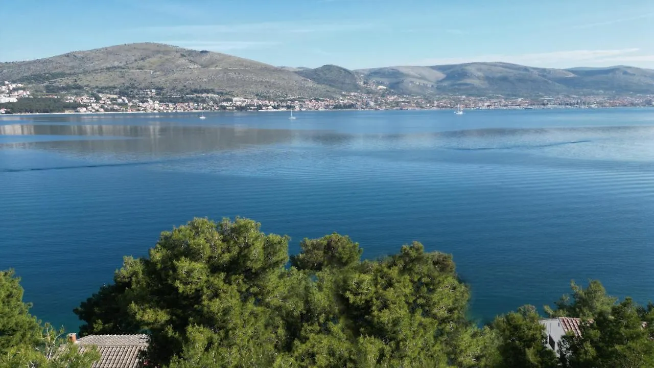 Holiday home Romantic Villa By The Sea With Panoramatic View Donji Okrug