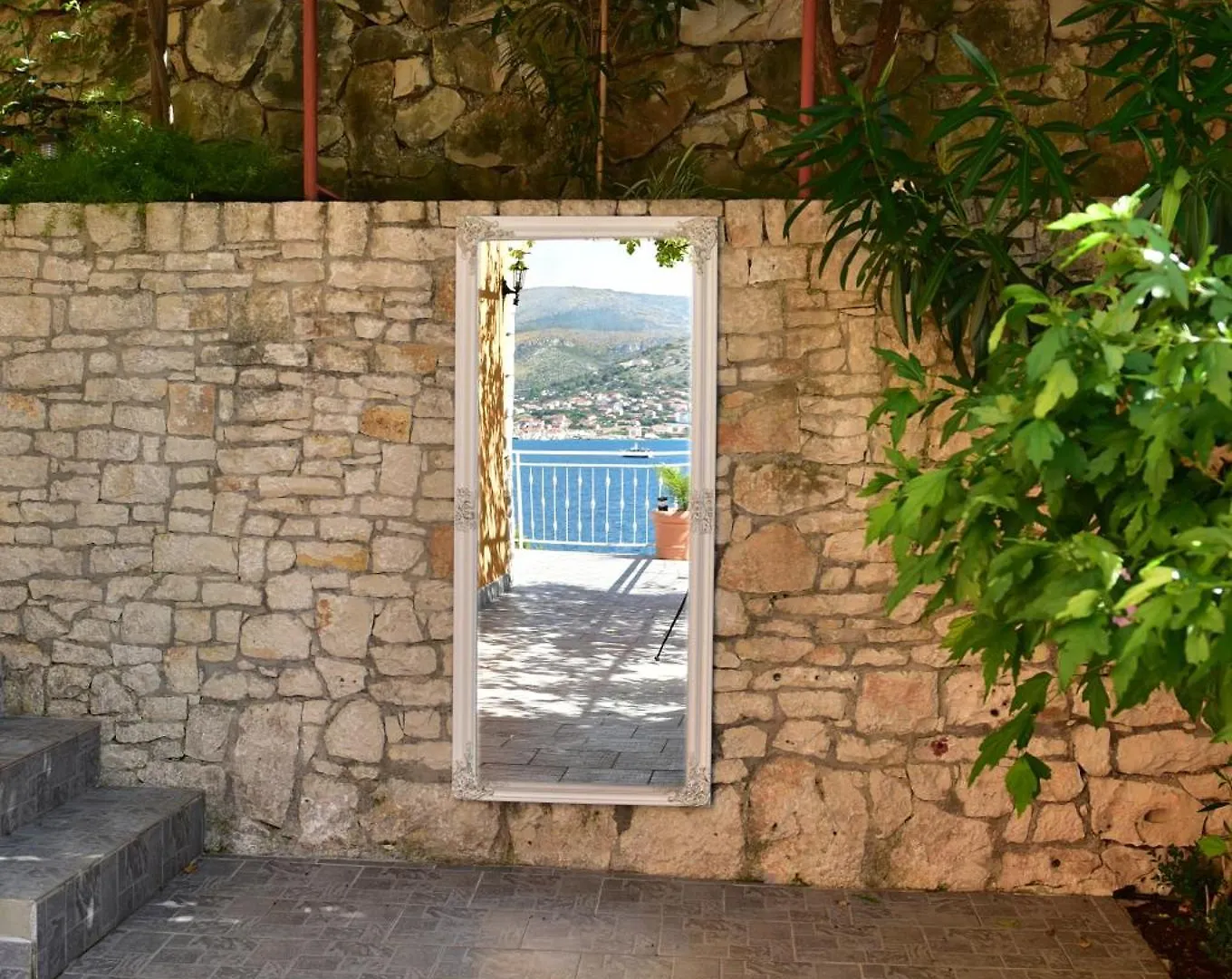 Holiday home Romantic Villa By The Sea With Panoramatic View Donji Okrug